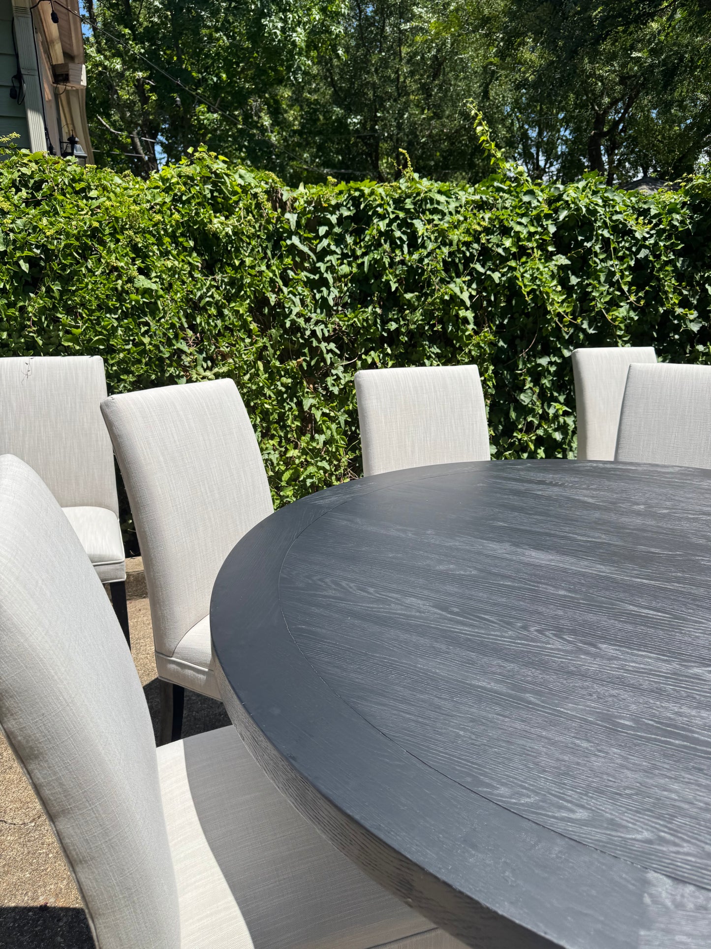 RH Hudson Parsons Set of 10 Dining Chairs French Black 72” Round Dining Table Restoration Hardware