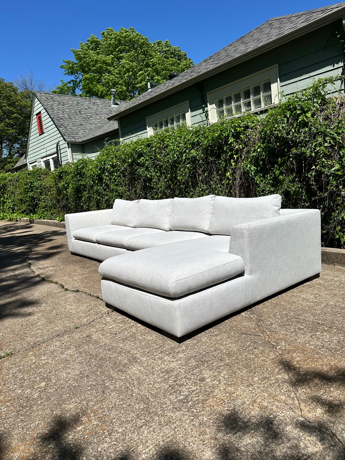 RH Modena Taper Arm Sectional Dove Gray
