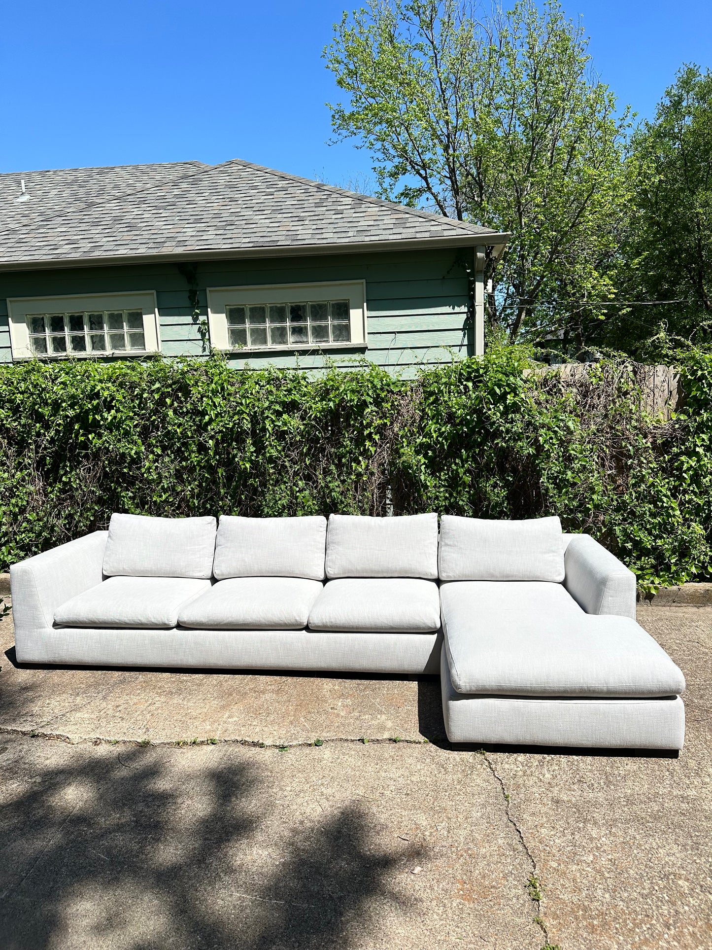 RH Modena Taper Arm Sectional Dove Gray