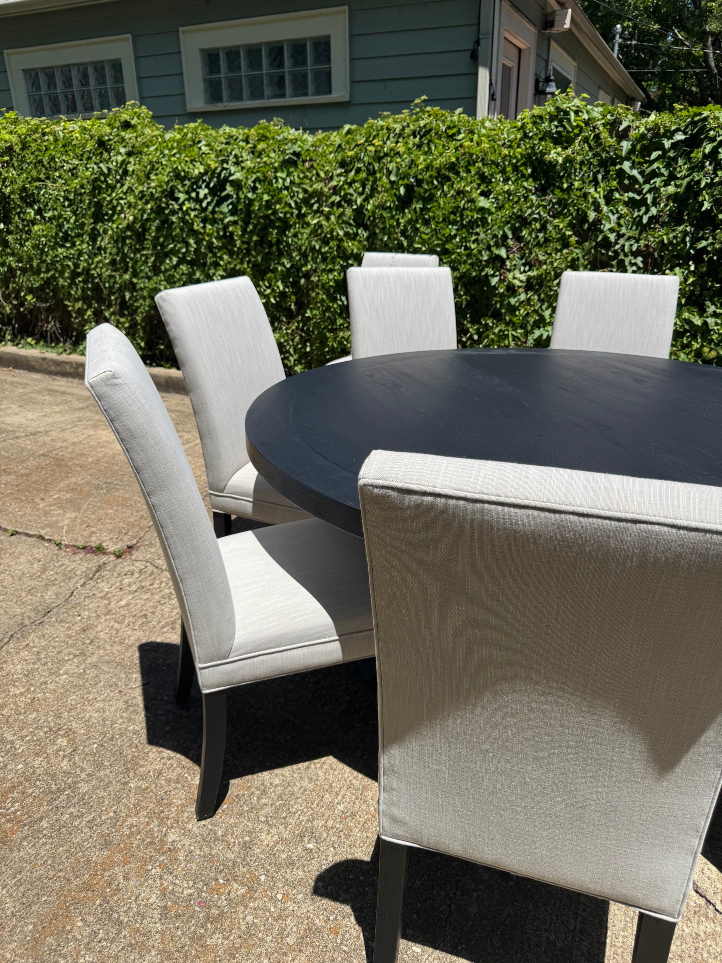RH Hudson Parsons Set of 10 Dining Chairs French Black 72” Round Dining Table Restoration Hardware