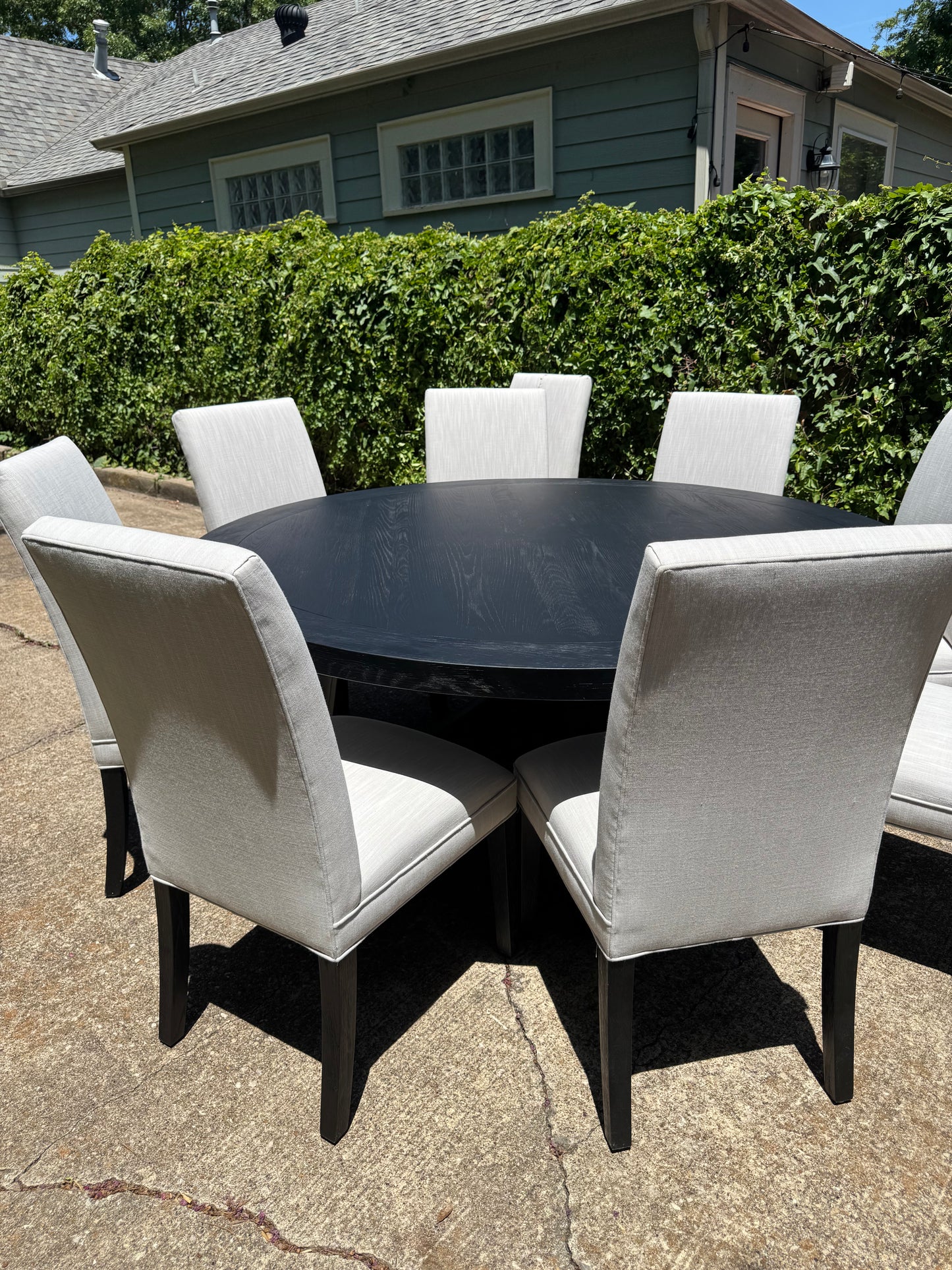 RH Hudson Parsons Set of 10 Dining Chairs French Black 72” Round Dining Table Restoration Hardware