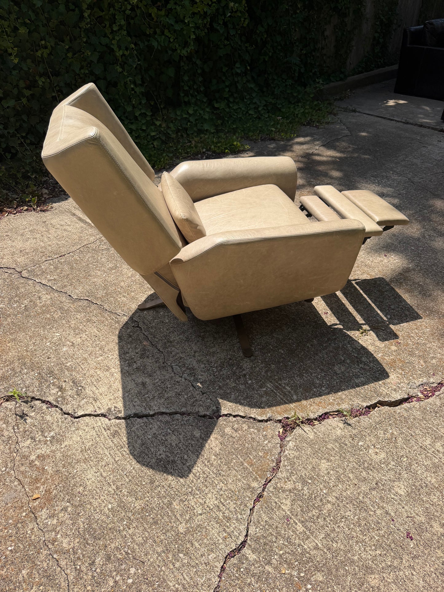 RH Luke Leather Reclining Swivel Chair Desk Chair Lounge Restoration Hardware