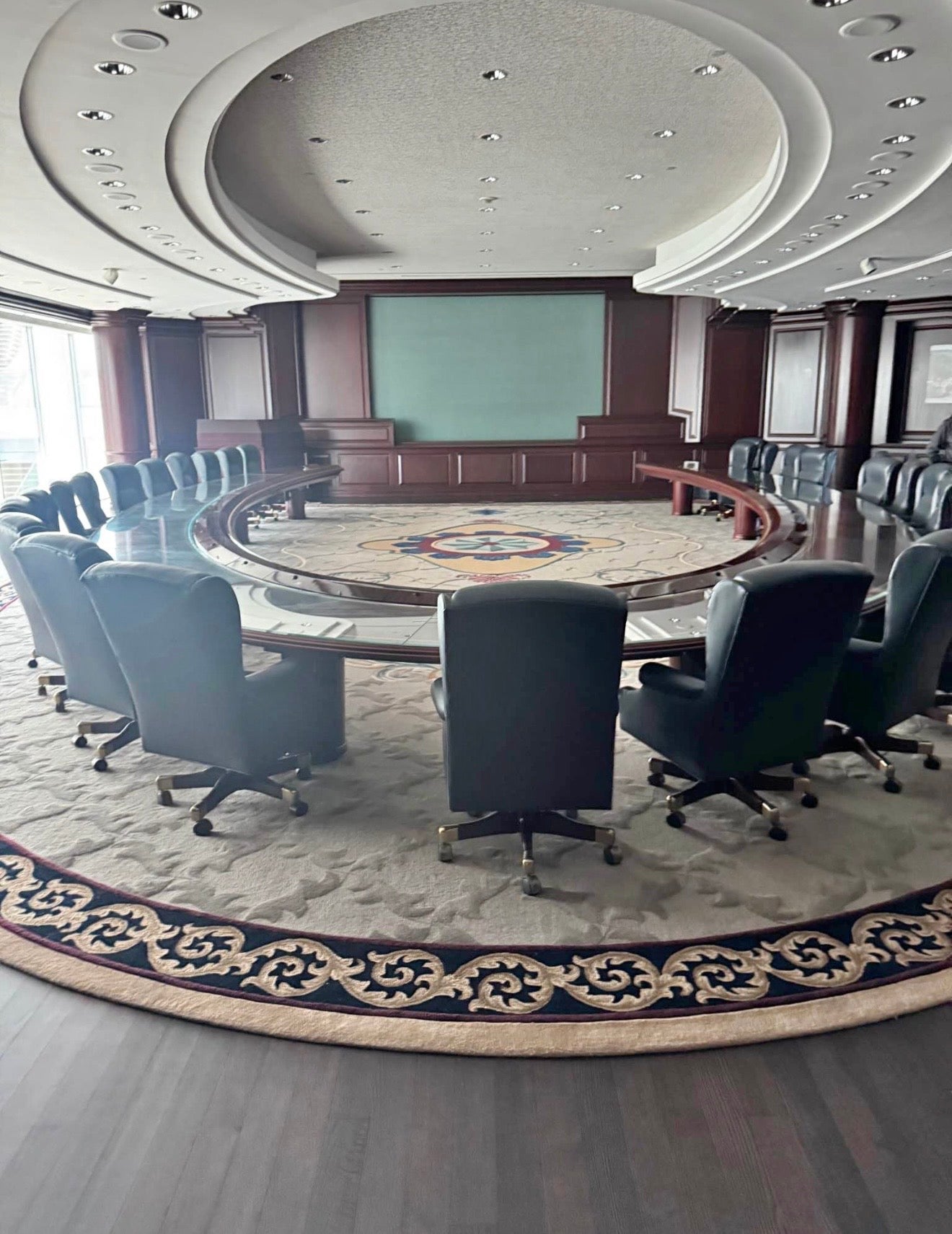 Rare Ross Perot EDS Boardroom Black Leather Executive Swivel Chairs Set of 8