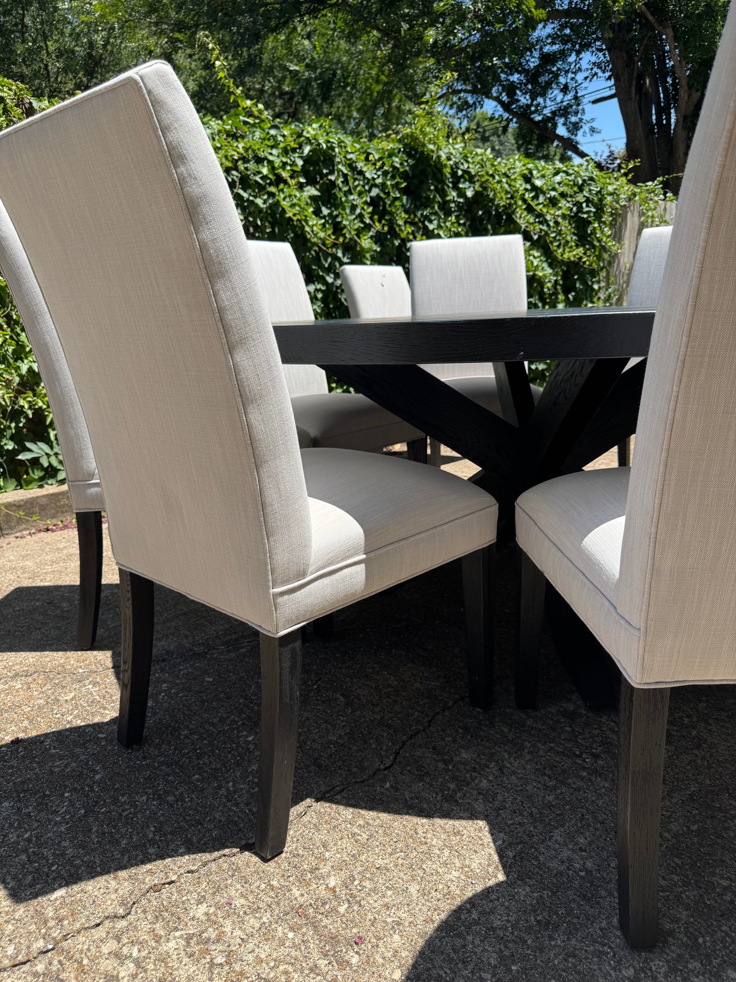 RH Hudson Parsons Set of 10 Dining Chairs French Black 72” Round Dining Table Restoration Hardware